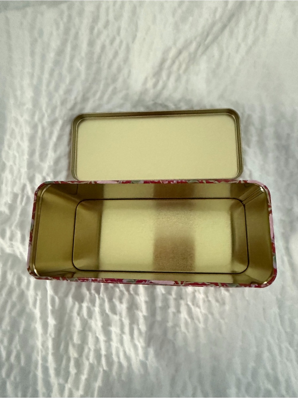 Bridgerton Tea Floral Tin Box - Pink Floral Design nwt - Picture 4 of 7